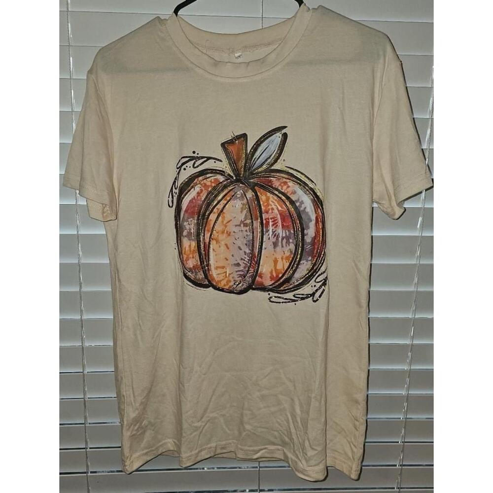 Women’s Cream Short Sleeve Tee with Pumpkin Graphic